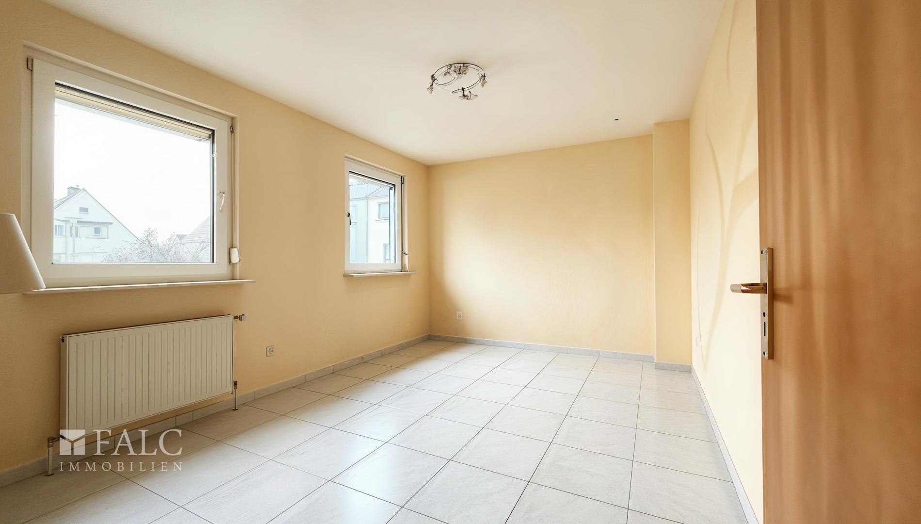 Wohnzimmer, EG (Altbau) - (KI generiert)