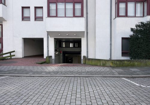 Tiefgarageneinfahrt
