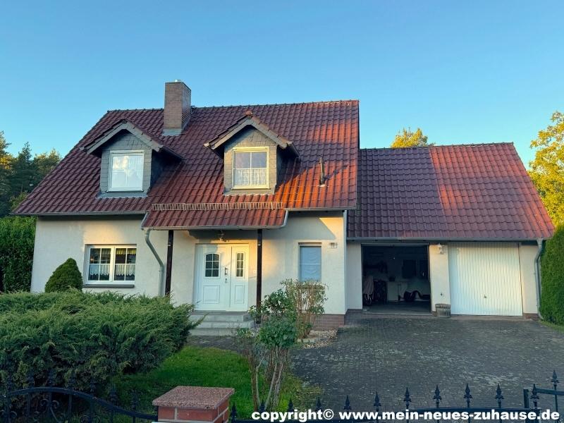 Bild 1 Wohnhaus Straßenansicht 1