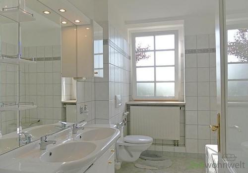 sehr schöndes Badezimmer