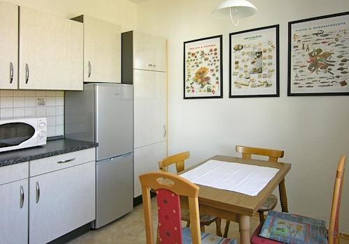 Esstisch in der Gemeinschaftsküche