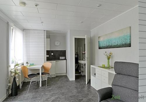 Blick zu Küche und Bad