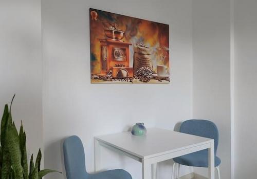 Esstisch vor der Küche