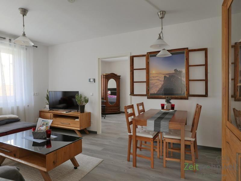 Blick ins Wohnzimmer