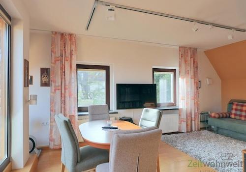 Blick ins Wohnzimmer