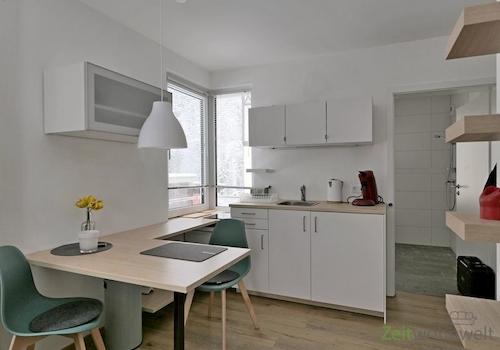 Blick zu Küche und Bad