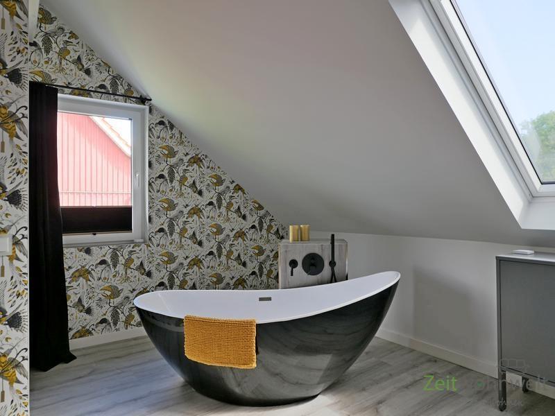 offene Badewanne im Schlafzimmer