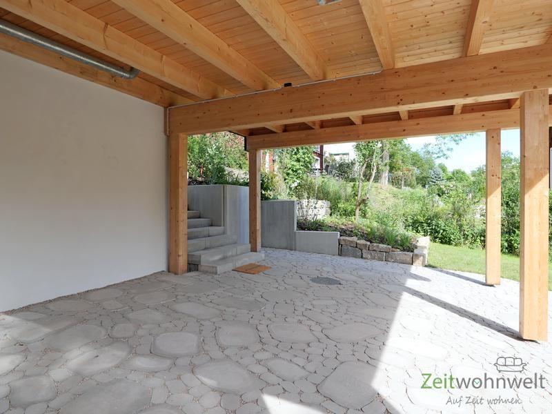 überdachte Stellplätze