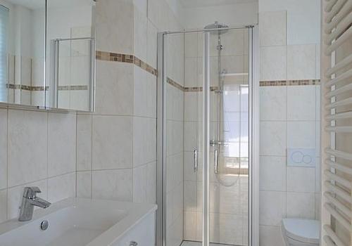 neues Bad mit Dusche