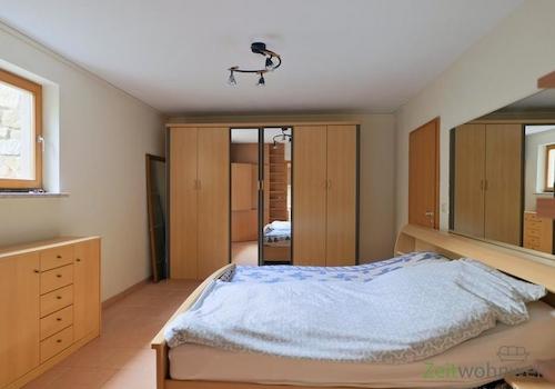 Blick ins Schlafzimmer