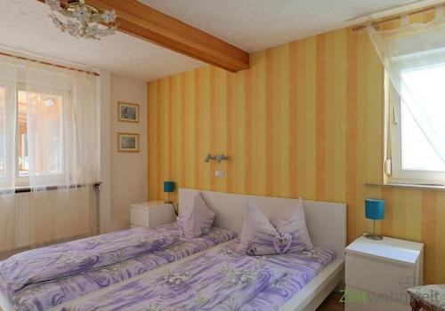 Blick ins Schlafzimmer