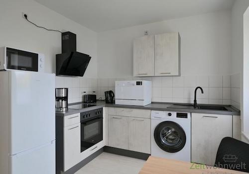 links_nagelneue Kücheneinrichtung