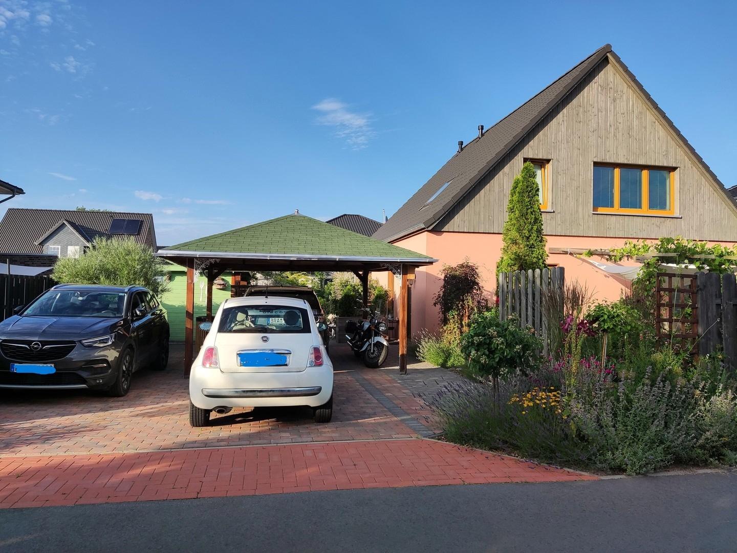 Carport und Stellfläche
