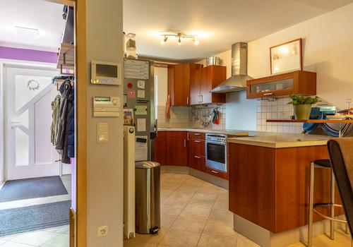 Schöne Aufteilung, Top-Ausstattung inkl. PV-Anlage