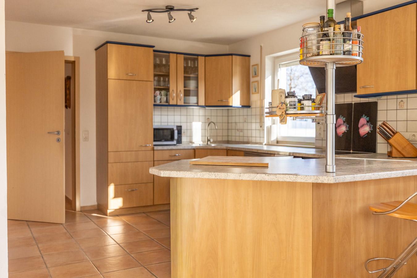 Stilvolles Einfamilienhaus mit traumhaftem Ausblick, Doppelgarage & Vollunterkellerung