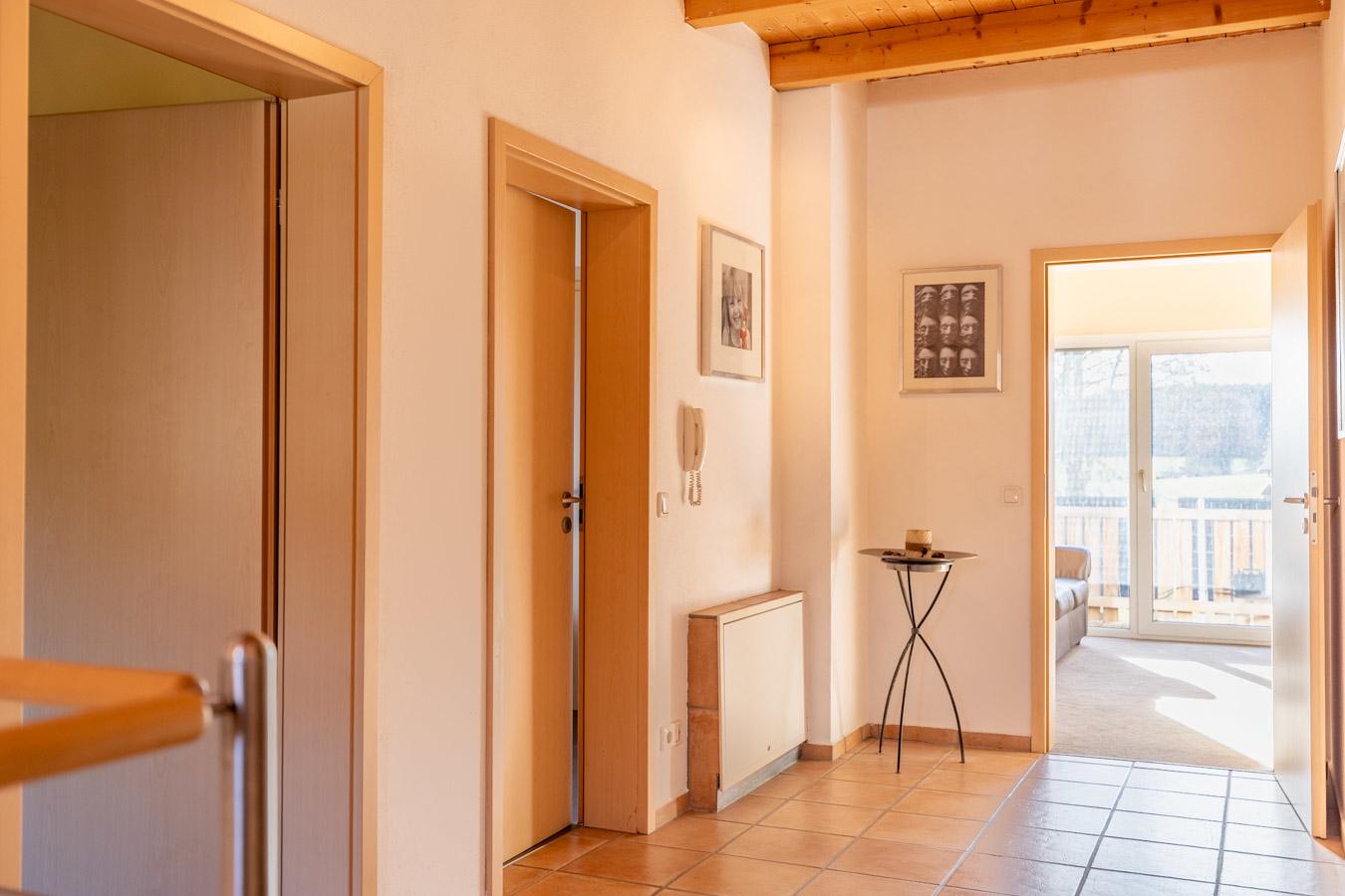 Stilvolles Einfamilienhaus mit traumhaftem Ausblick, Doppelgarage & Vollunterkellerung