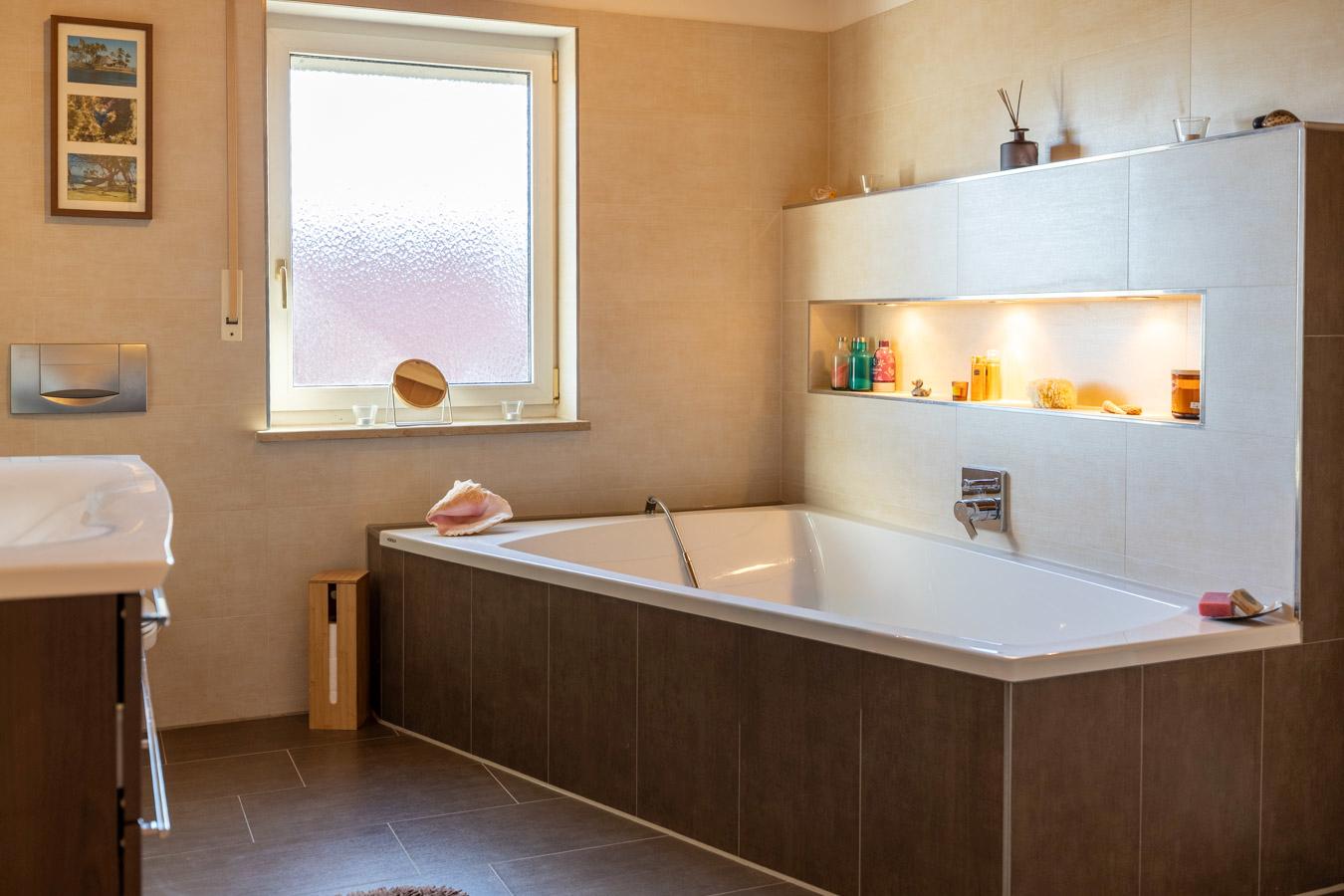 Stilvolles Einfamilienhaus mit traumhaftem Ausblick, Doppelgarage & Vollunterkellerung