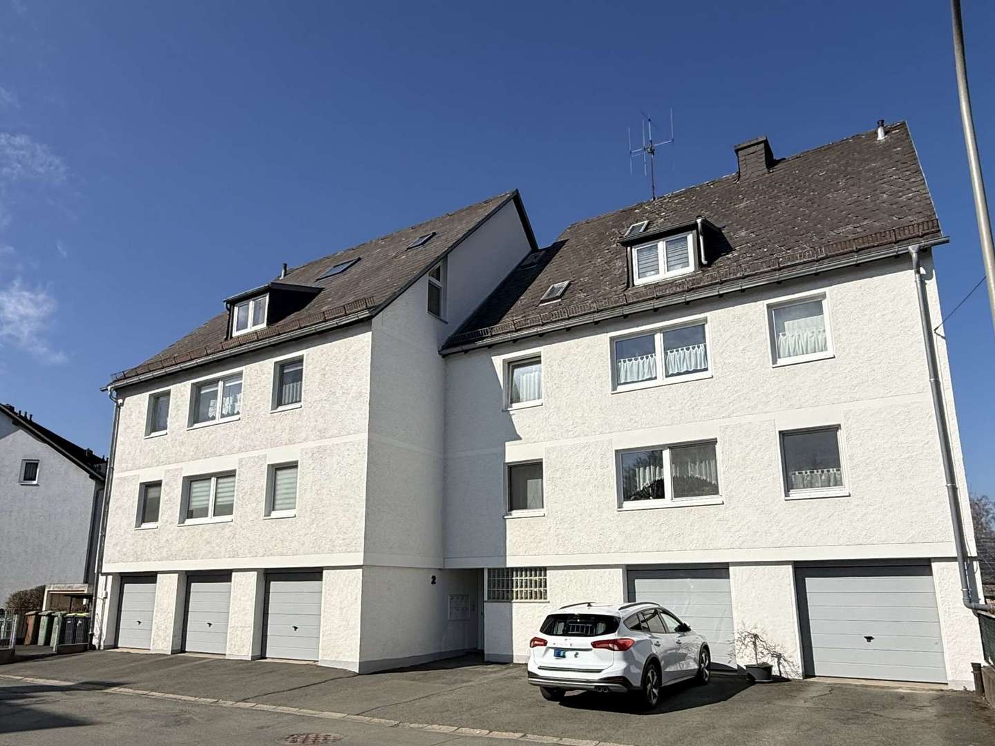 1112 - B - Straßenansicht
