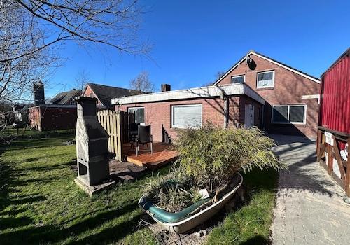 Terrasse und Garten Rückseite vom Haus