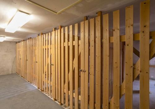 Vorderhaus Bodenabteile im DG