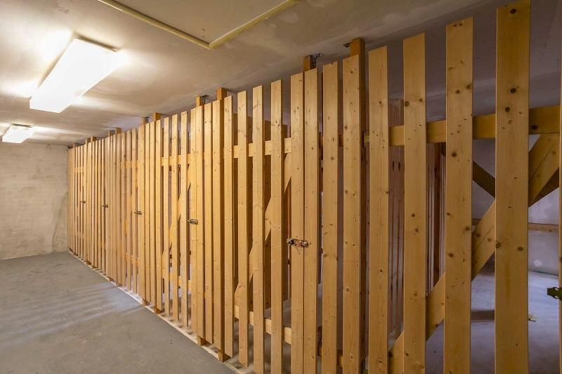 Vorderhaus Bodenabteile im DG