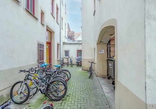 Innenhof mit Fahrradabstellmöglichkeit