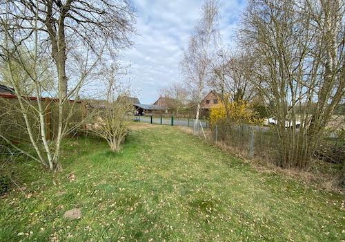 Einfahrtbereich und Straßenblick