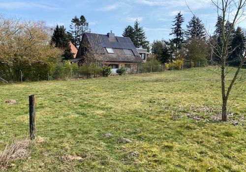 Leichtes Gefälle des hinteren Baugrundstücks