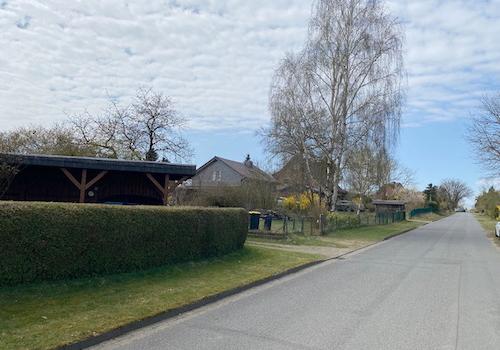 Zuführende Straße zum Bauplatz