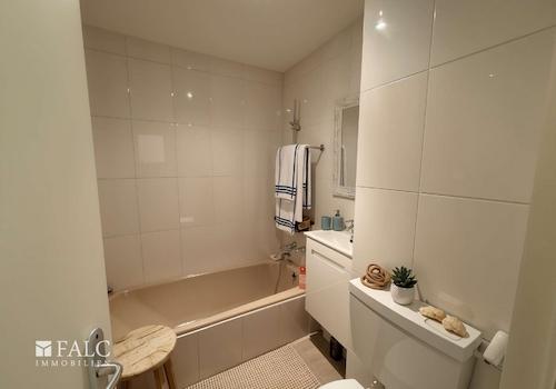 Badezimmer mit Wanne