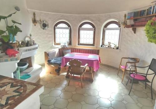 sonniges Erkerzimmer