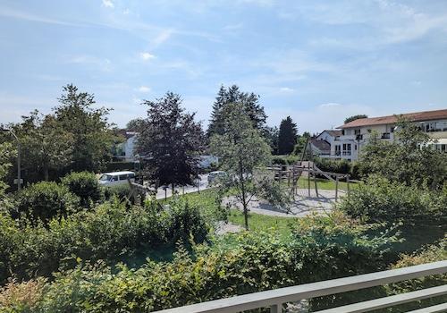 Weiter Blick vom Balkon