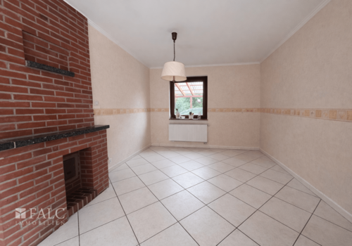 Essnische mit Durchreiche zur Küche