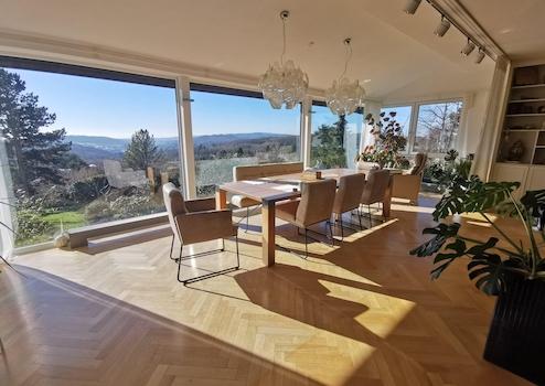 Exklusives Zweifamilienhaus Glashütten: Pool, Blick, barrierefrei – nur 30 Min. von FFM & Wiesbaden – Glashütten Hessen, de – Vorschaubild 2