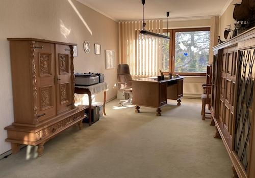 OG: Wohnraum / Arbeitszimmer..