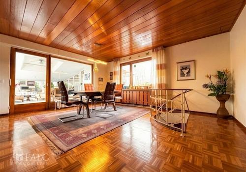 Esszimmer - (KI generiert)