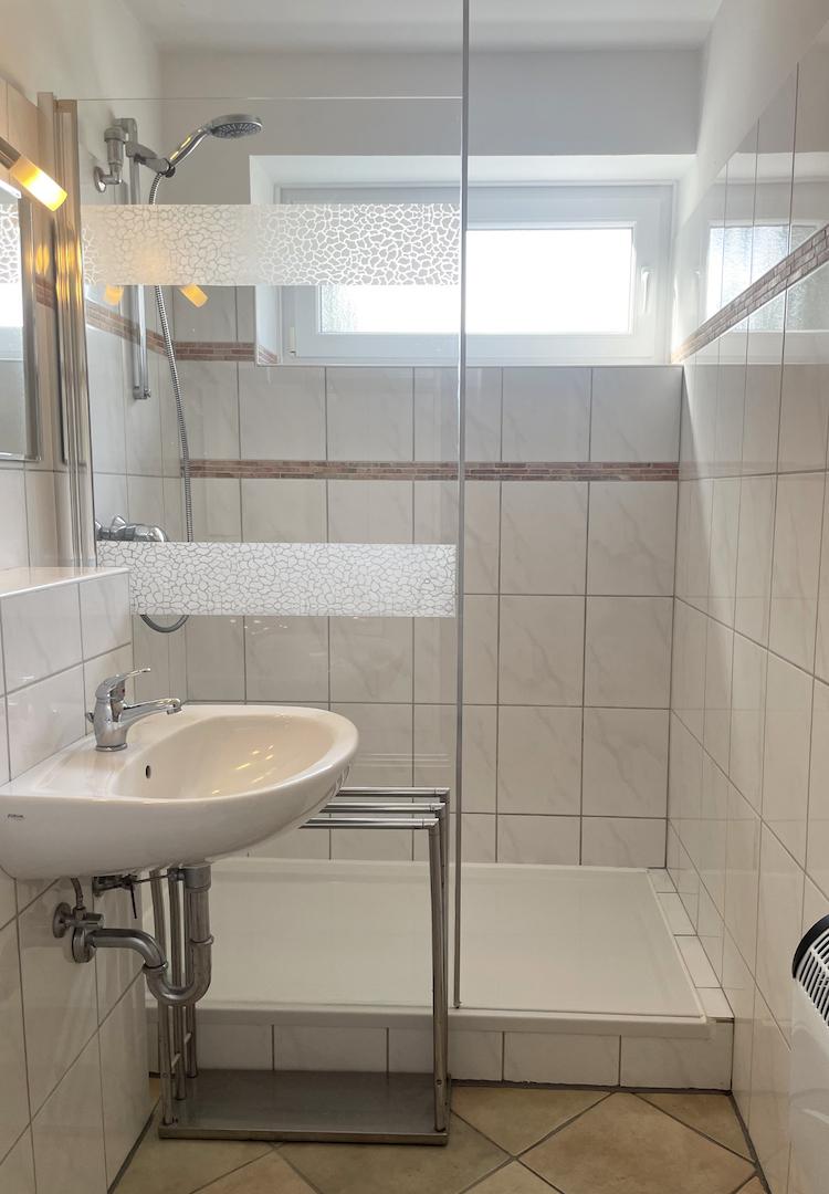 Modernes Duschbad!
