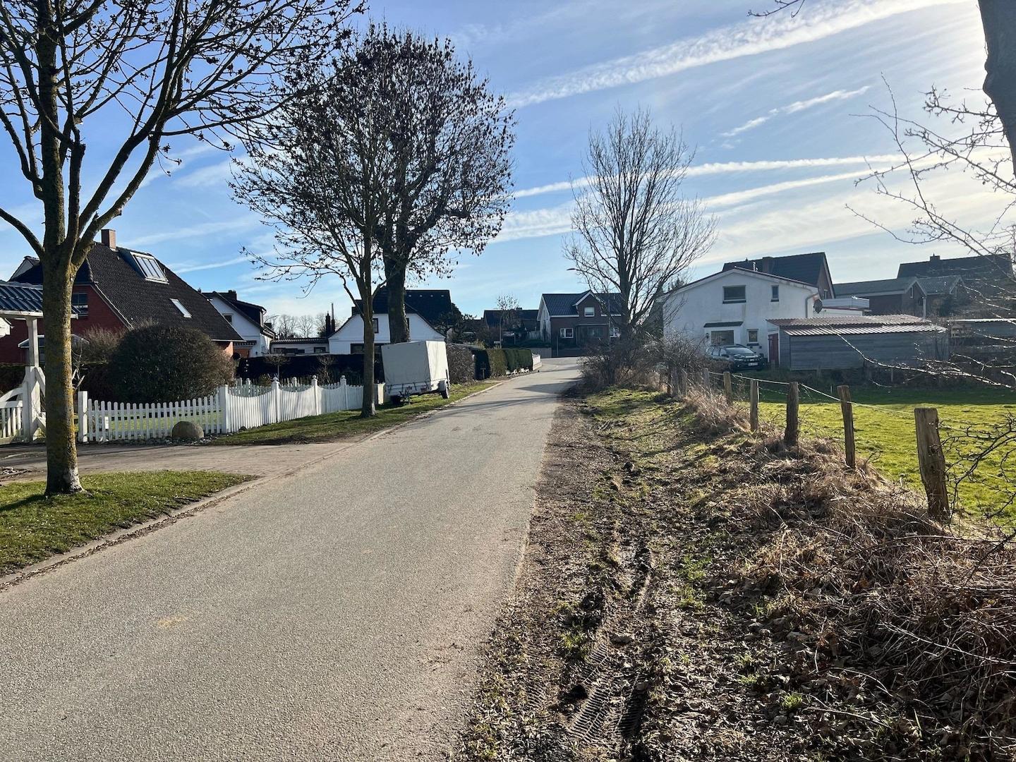 Straße an den Grundstücken