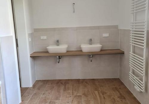 Hauptbad: moderne Waschtische