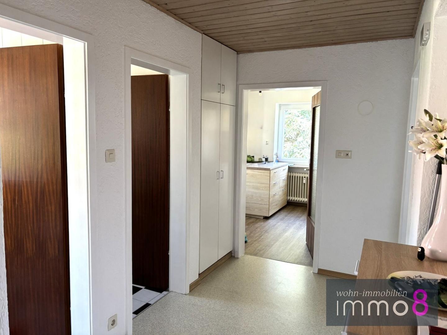 Wohnung im OG hell und geräumig
