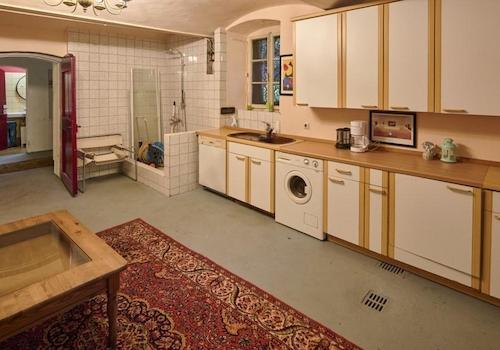 Küche / Waschküche im Keller