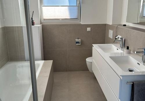 Bad mit Doppelwaschtich