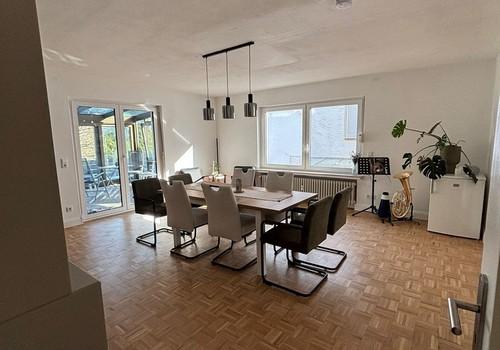 Esszimmer mit Wintergarten