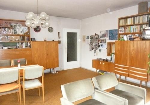 Wohnzimmer, Durchreiche zur Kü