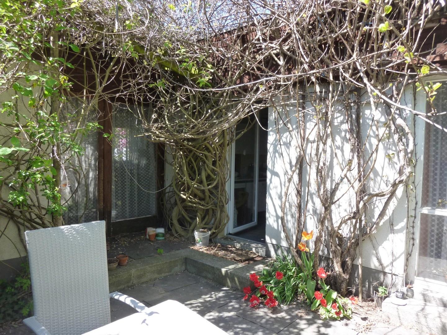 Terrasse (Küchentür offen)