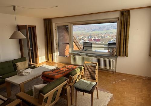 Wohnzimmer oben mit Balkon 1. 