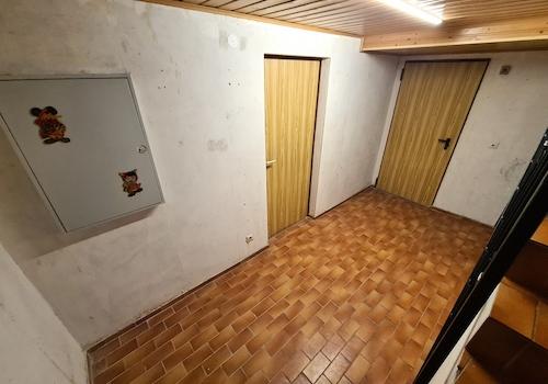 und ins Untergeschoss