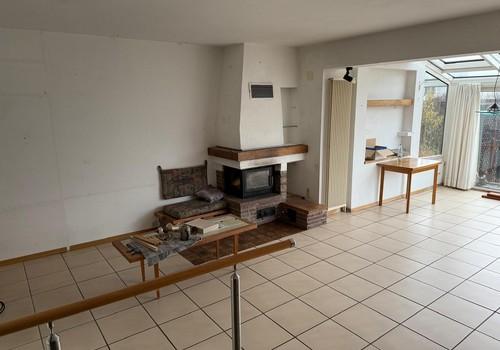 Wohnzimmer mit Kamin