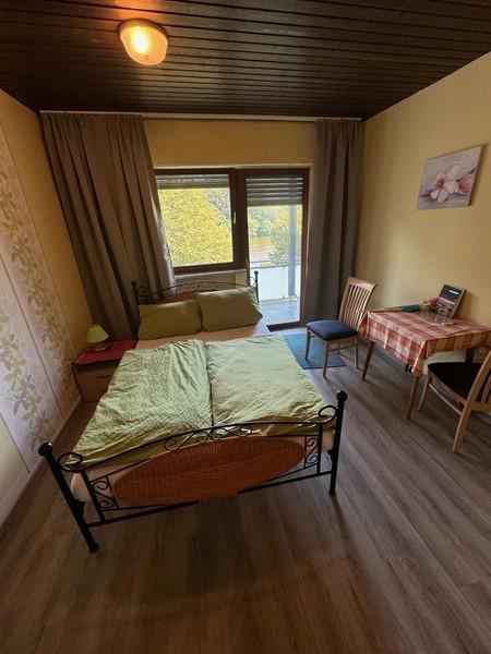 8a DG Schlafzimmer