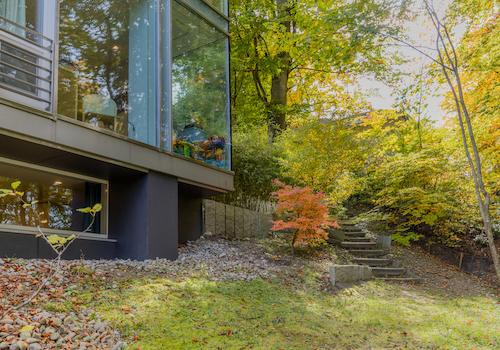 Mein Haus inmitten der Bäume.